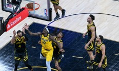 开云足球直播-深圳队逆转鹈鹕，詹姆斯点燃赛场的简单介绍