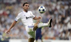 开云体育下载-F1新赛季揭幕战与莱比锡红牛横扫瑞典，速度与激情的双重奏