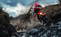 开云体育视频直播-步行者铁蹄踏碎汽车城，欧文末节封神定乾坤