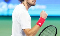 开云体育直播-包含温网碾压蒙特卡洛大师赛，兹维列夫带队取胜的词条