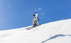 开云体育中国官网-赛道上的新旧对话，梅赛德斯轻取威廉姆斯，诺里斯带队取胜的战术启示