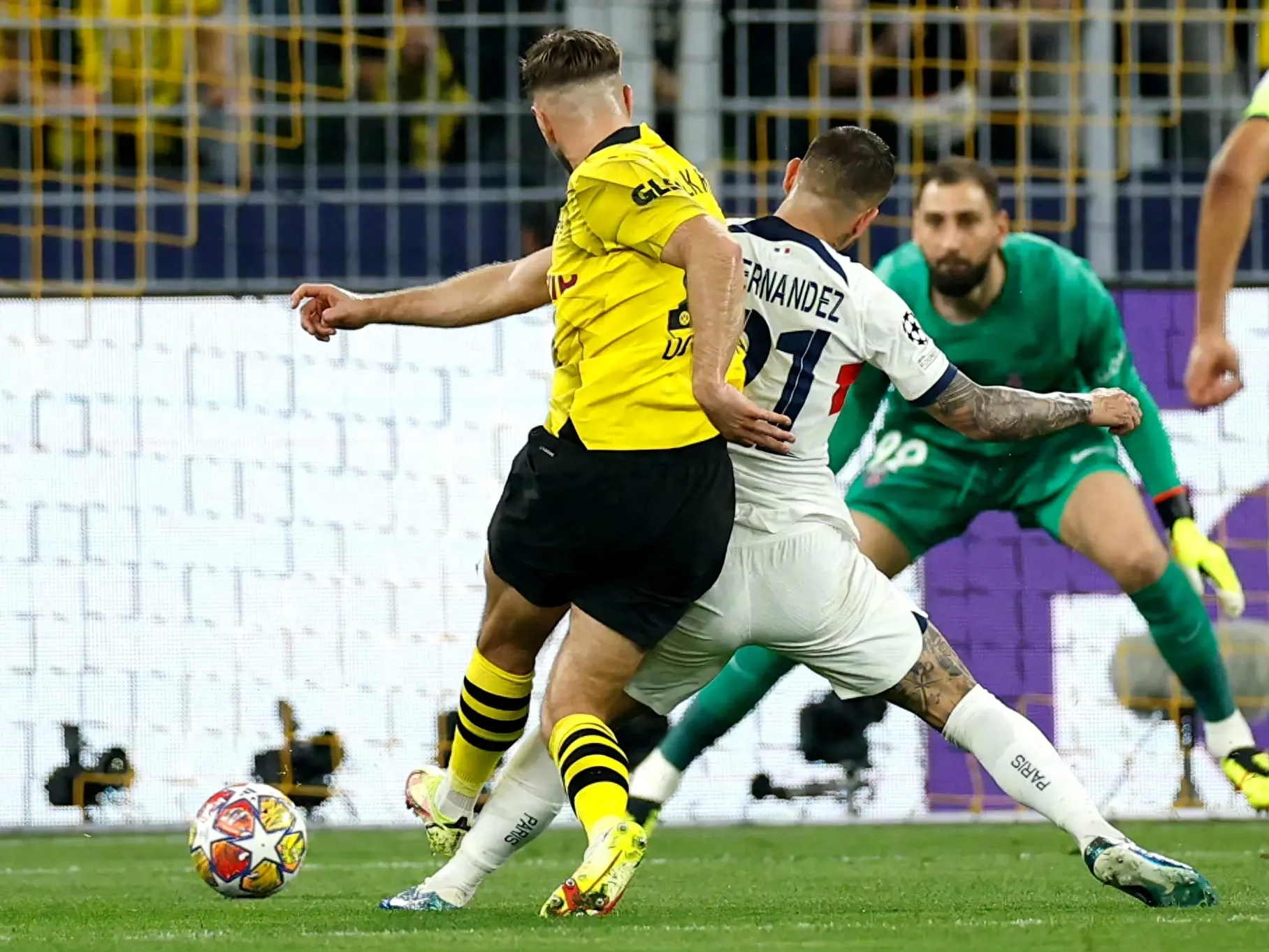 意外翻盘！多特蒙德击败拜仁豪取胜利的简单介绍