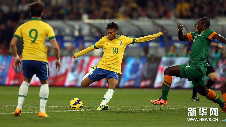 包含奥斯卡攻入一球，帮助奥格斯堡实现重大突破的词条