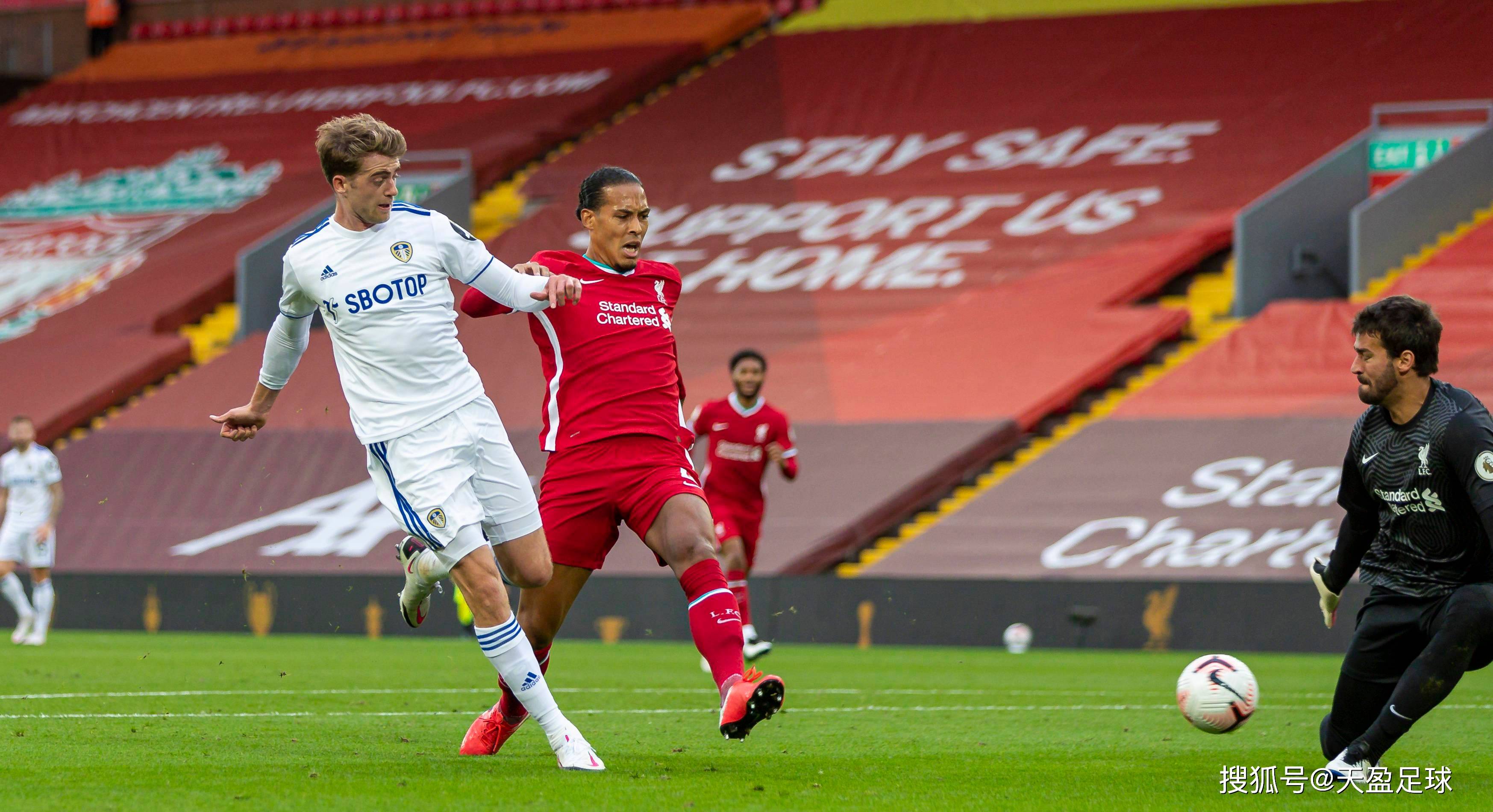 关于利兹联客场大捷，重要三分入账的信息