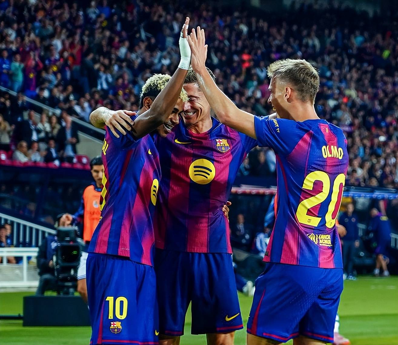 巴塞罗那主场轻松击败对手，保持巅峰状态的简单介绍