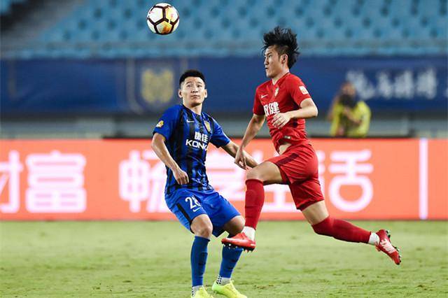 队内矛盾浮出水面:球员间不和解 队内矛盾浮出水面:球员间不和解