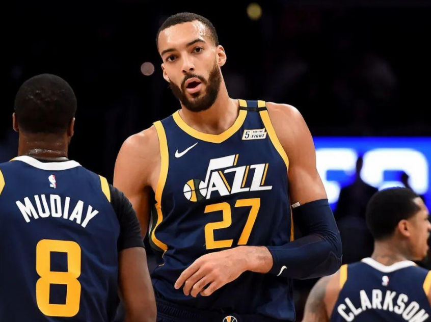 江苏队碾压篮网，戈贝尔惊艳四座