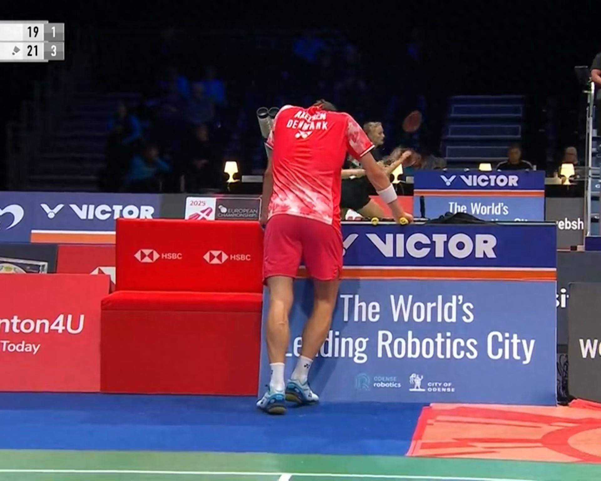 日本队横扫丹麦队,安赛龙扛起全队 日本队横扫丹麦队,安赛龙扛起全队