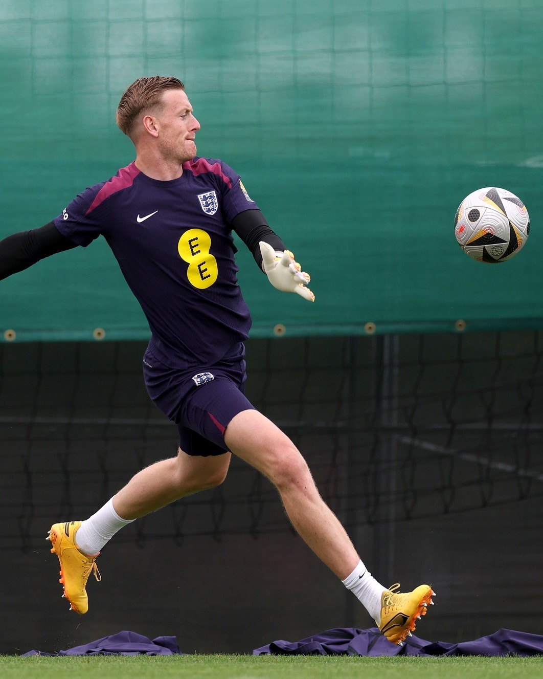 关于英格兰羽毛球队强势法国羽毛球队，辛杜统治全场的信息