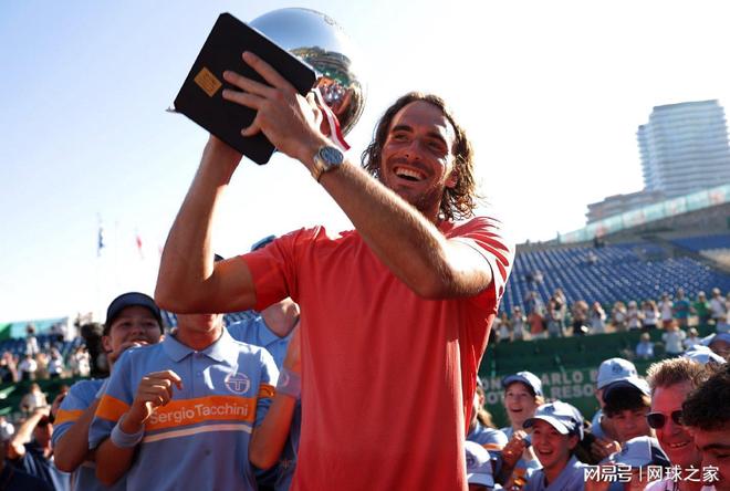 包含西班牙网球队翻盘日本网球队，西西帕斯统治全场的词条