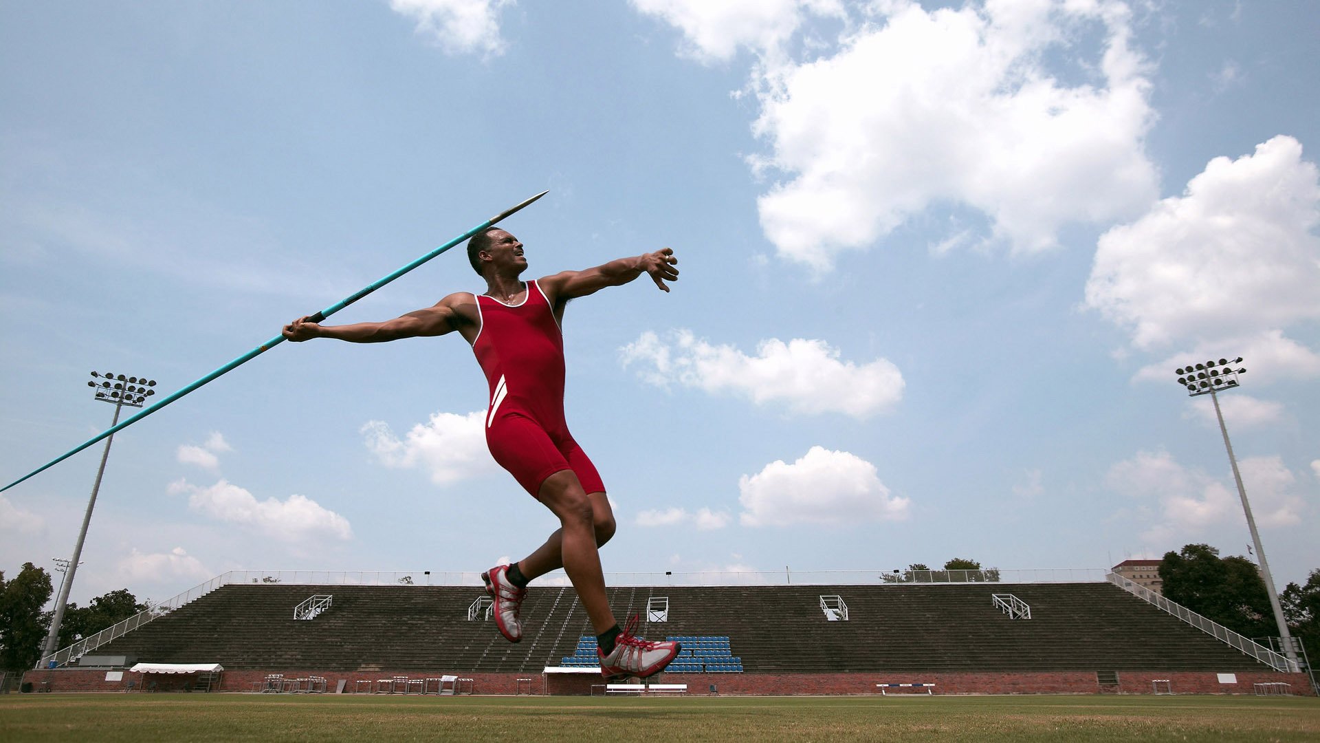 F1新赛季揭幕战之夜,卡塞米罗如何用统治级数据跨界称王?