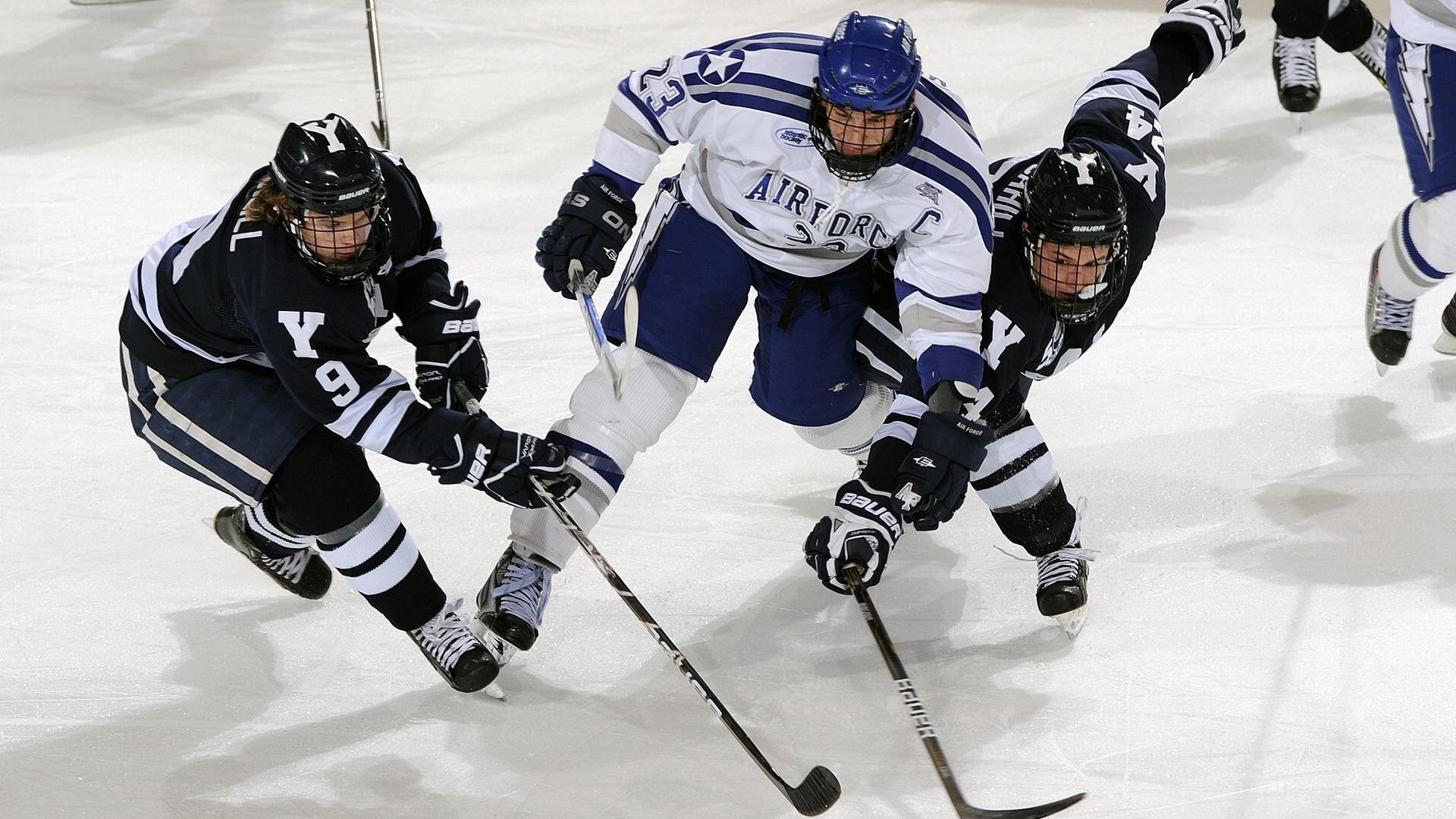 当马刺的河流遇见尼克斯的冰川，恩比德如何成为篮球的破界者
