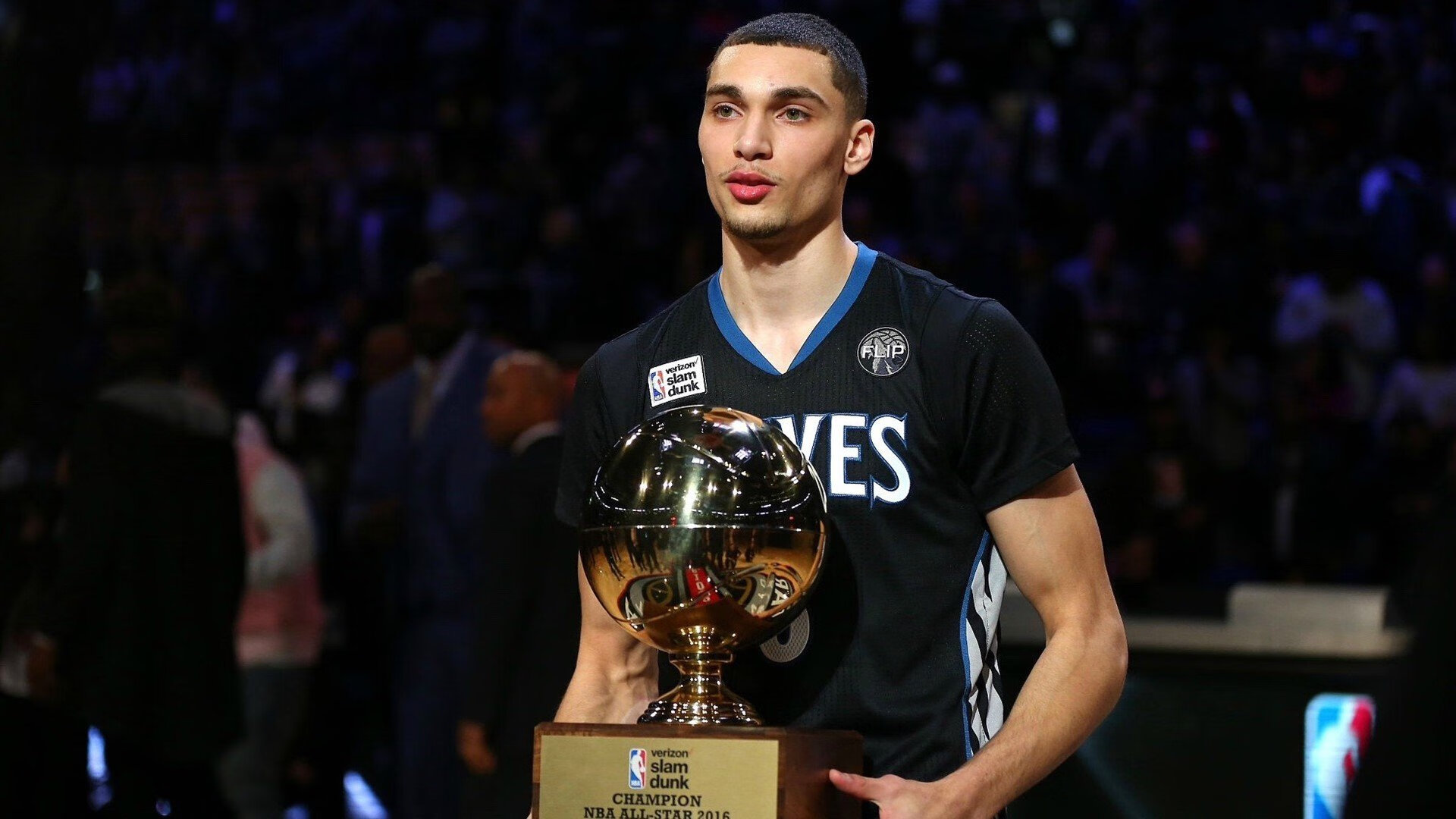 冰岛翻盘突尼斯，三笘薰成为关键先生