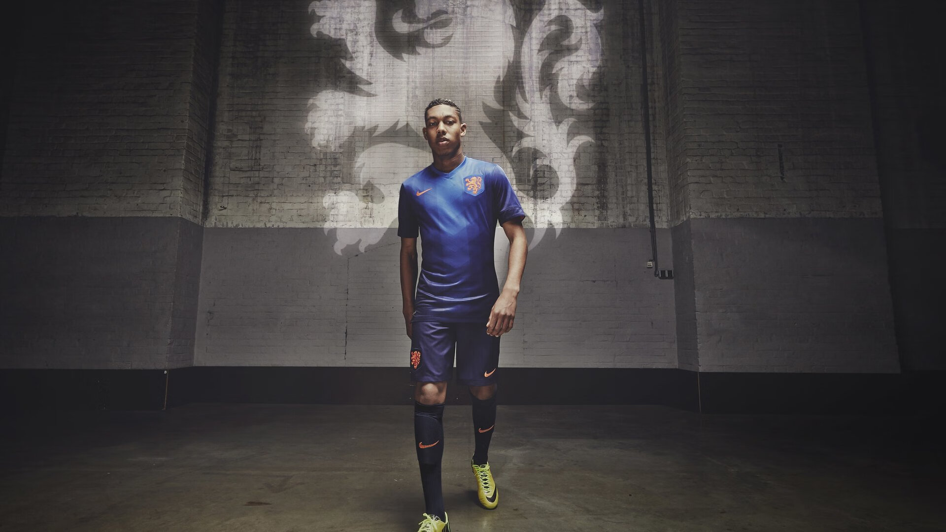 新王登基，当切特·霍姆格伦成为勇士与太阳之战的唯一主宰